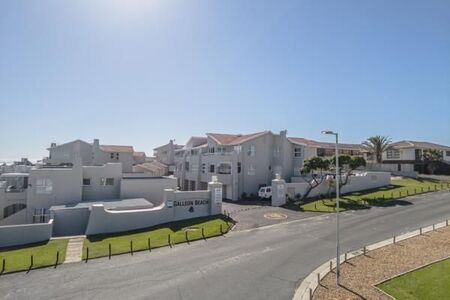 1 Bedroom Apartment in Van Riebeeckstrand
