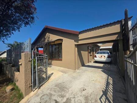 3 Bedroom House in Woodview