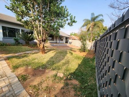 3 Bedroom House in Magalieskruin