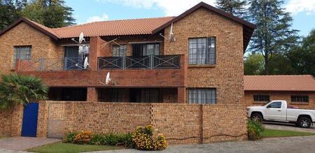 2 Bedroom Flat in Three Rivers