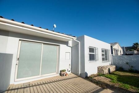 2 Bedroom apartment to rent in Strandvale