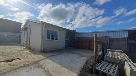 2 Bedroom house to rent in Palmview, Phoenix