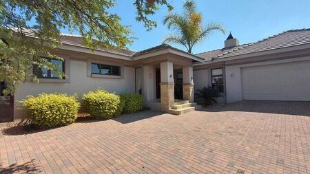 4 Bedroom townhouse - sectional to rent in Wilkoppies, Klerksdorp