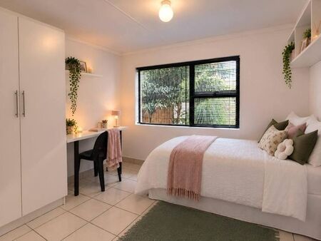 1 Bedroom apartment to rent in Park West, Bloemfontein