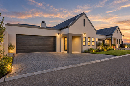 3 Bedroom House in Mount Royal Golf Estate