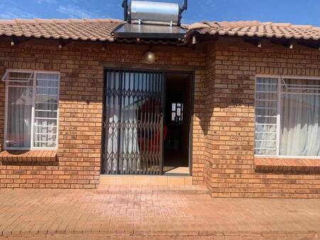 2 Bedroom House in Postmasburg