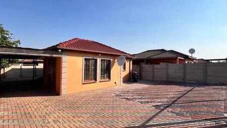 2 Bedroom House in Lotus Gardens