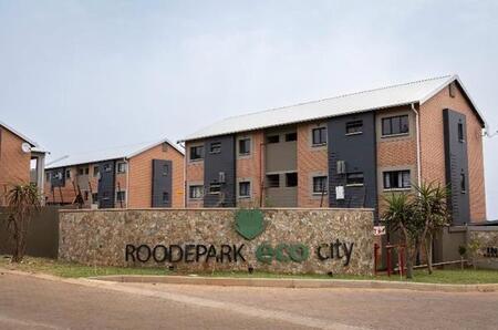 2 Bedroom Apartment in Roodeplaat