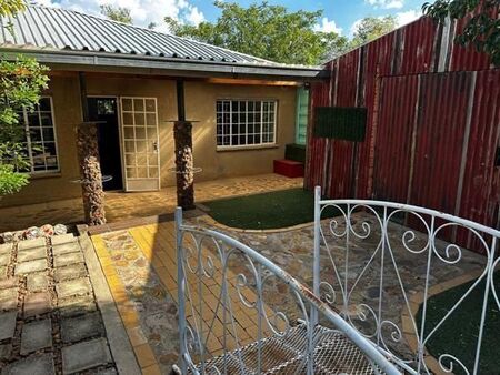 3 Bedroom House in Homestead Apple Orchards