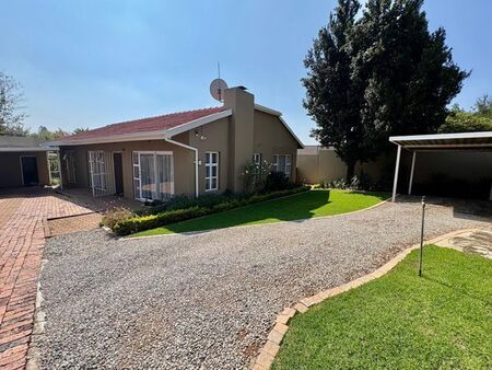 3 Bedroom house to rent in Blairgowrie, Randburg