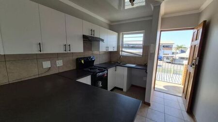 2 Bedroom flat to rent in Robertson