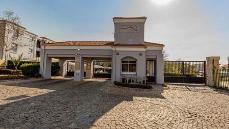 2 Bedroom apartment to rent in Northcliff, Randburg