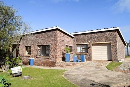 3 Bedroom House in Wavecrest