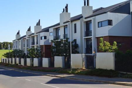 2 Bedroom Apartment in Vredekloof Heights
