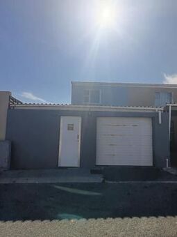 2 Bedroom House in Rocklands
