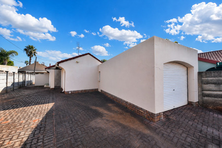 2 Bedroom House in Doornpoort