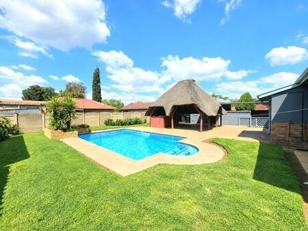4 Bedroom House in Vanderbijlpark Se1