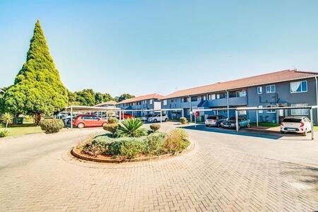 2 Bedroom Townhouse in Glen Marais