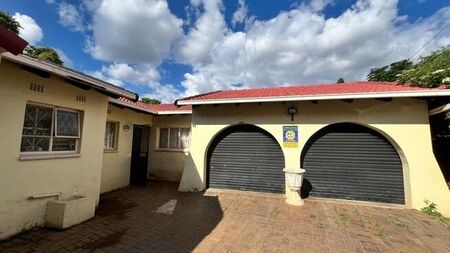 3 Bedroom house to rent in Fleurhof, Roodepoort