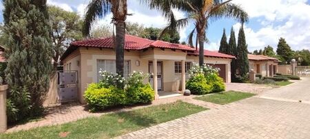 2 Bedroom townhouse - sectional to rent in Flamwood, Klerksdorp