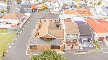 2 Bedroom townhouse - freehold to rent in Walmer Estate, Cape Town