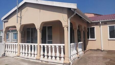 3 Bedroom house to rent in Caneside, Phoenix