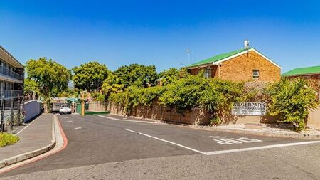 2 Bedroom apartment to rent in Oakglen, Bellville