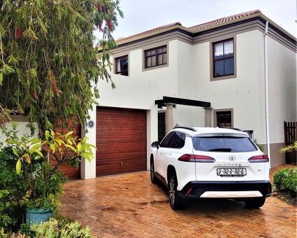 3 Bedroom house to rent in Kirstenhof, Cape Town