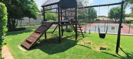 2 Bedroom flat to rent in Lonehill, Sandton