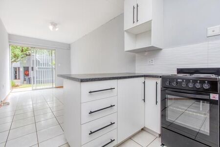 1 Bedroom Apartment in Radiokop