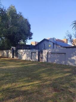 1 Bedroom Flat in Rietfontein