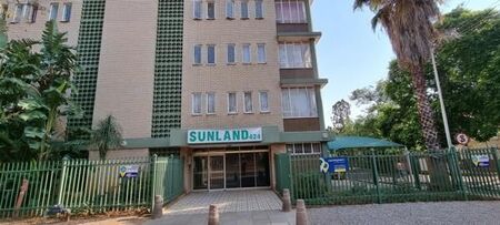 2 Bedroom Flat in Sunnyside