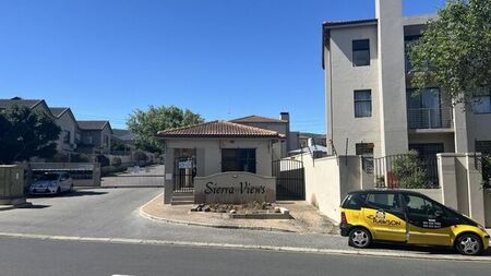 2 Bedroom apartment to rent in Burgundy Estate, Milnerton