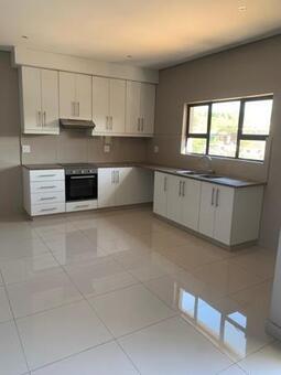 2 Bedroom Apartment in Redcliffe