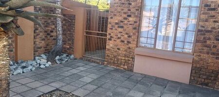 2 Bedroom apartment to rent in Weltevreden Park, Roodepoort