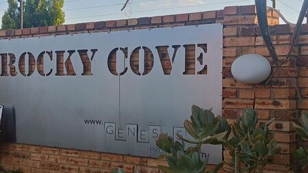 2 Bedroom apartment to rent in Wilgeheuwel, Roodepoort