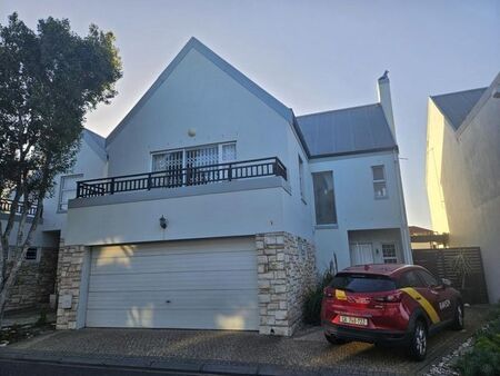 3 Bedroom duplex townhouse - freehold to rent in Royal Ascot, Milnerton