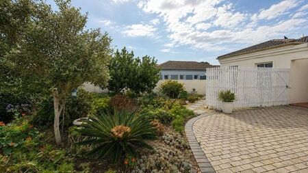 1 Bedroom bachelor apartment to rent in Country Club, Langebaan