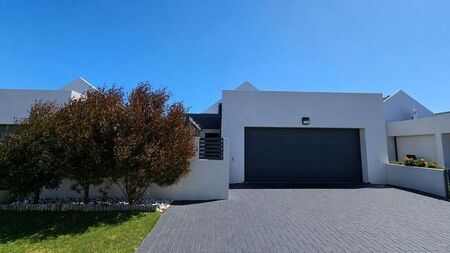 2 Bedroom house to rent in Laguna, Langebaan