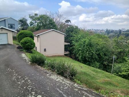 2 Bedroom duplex townhouse - sectional to rent in The Wolds, Pinetown