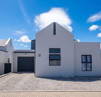 3 Bedroom House in Laguna