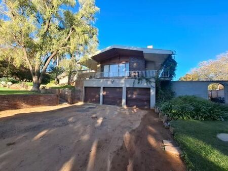 4 Bedroom House in Hartswater