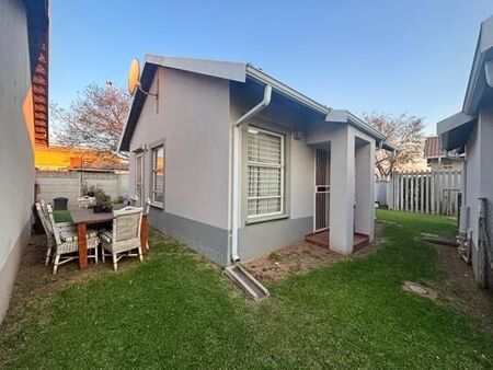 2 Bedroom Townhouse in Randfontein Central