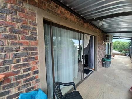 2 Bedroom Apartment in Jan Kempdorp