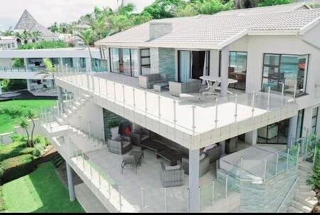 6 Bedroom House in Trafalgar