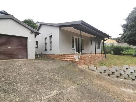 3 Bedroom House in Escombe