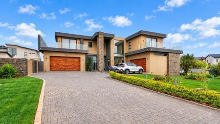 5 Bedroom House in Eye of Africa Estate