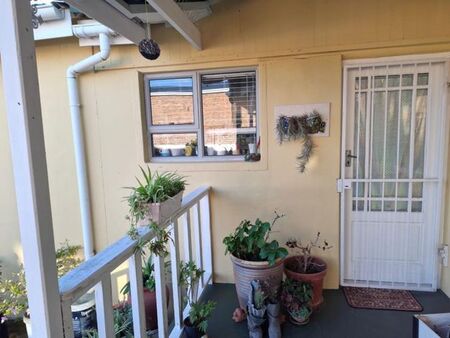 1 Bedroom bachelor to rent in De Kelders, Gansbaai