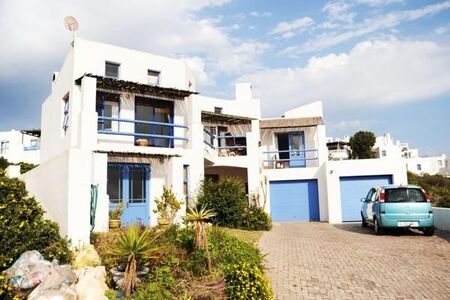 5 Bedroom House in Paradise Beach
