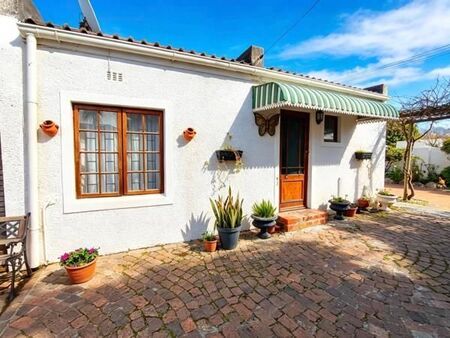 1 Bedroom House in Plumstead